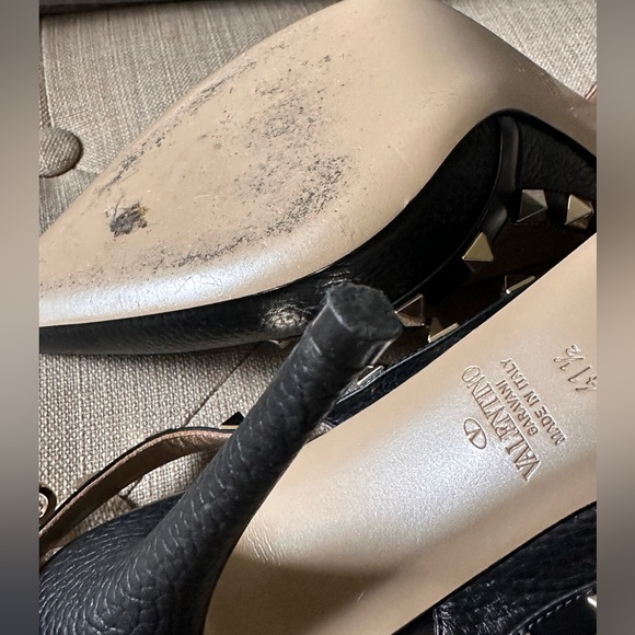 Valentino Garavani Rockstud Ankle Strap Pump in NERO - Picture 8 of 12